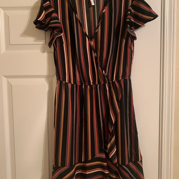 Mid length dress - Picture 3 of 4